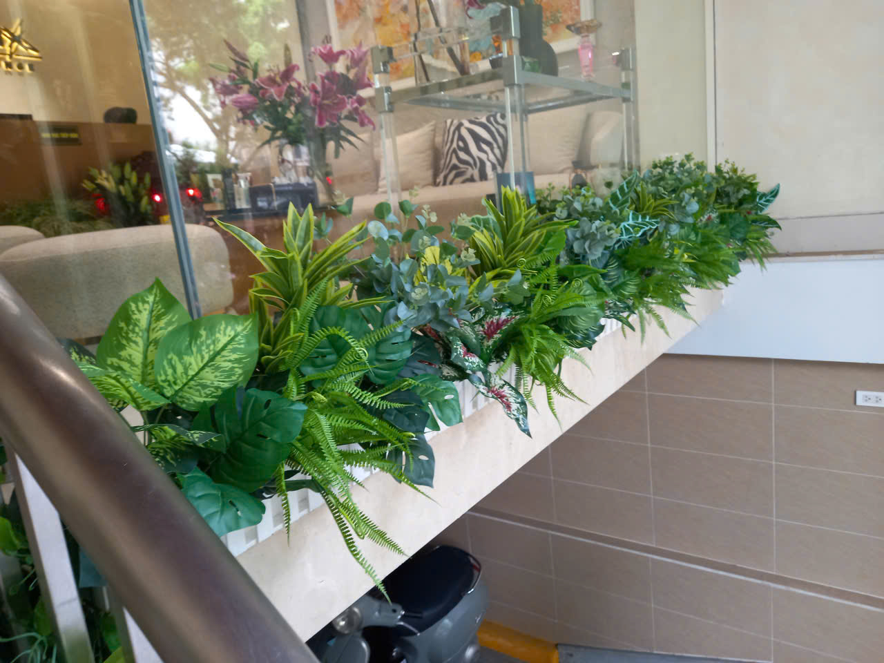 Vinatrees thiết kế cây giả cho khách hàng tại Hai Bà Trưng Hà Nội